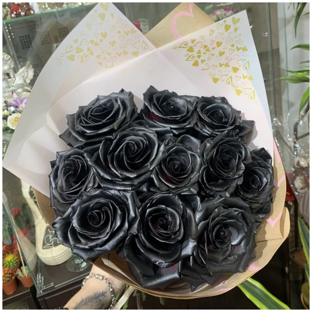 Hoa hồng đen buồn nhưng vẫn đẹp theo cách riêng